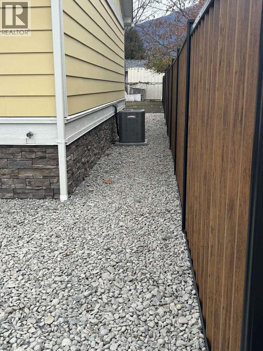 1730 68th Avenue, Grand Forks, British Columbia  V0H 1H0 - Photo 7 - 10369767