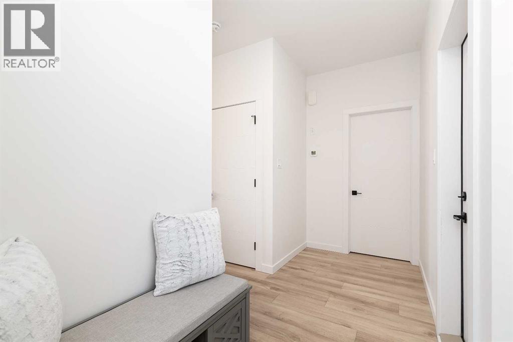 1180 Coalbrook Place W, Lethbridge, Alberta  T1J 5W7 - Photo 4 - A2295440