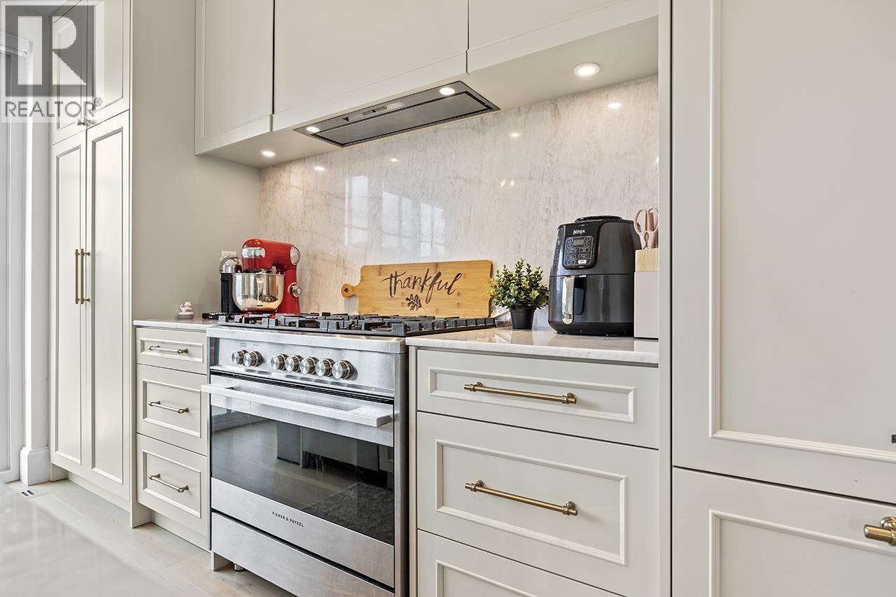 986 Renfrew Street, Vancouver, British Columbia  V5K 4B8 - Photo 3 - R3103225