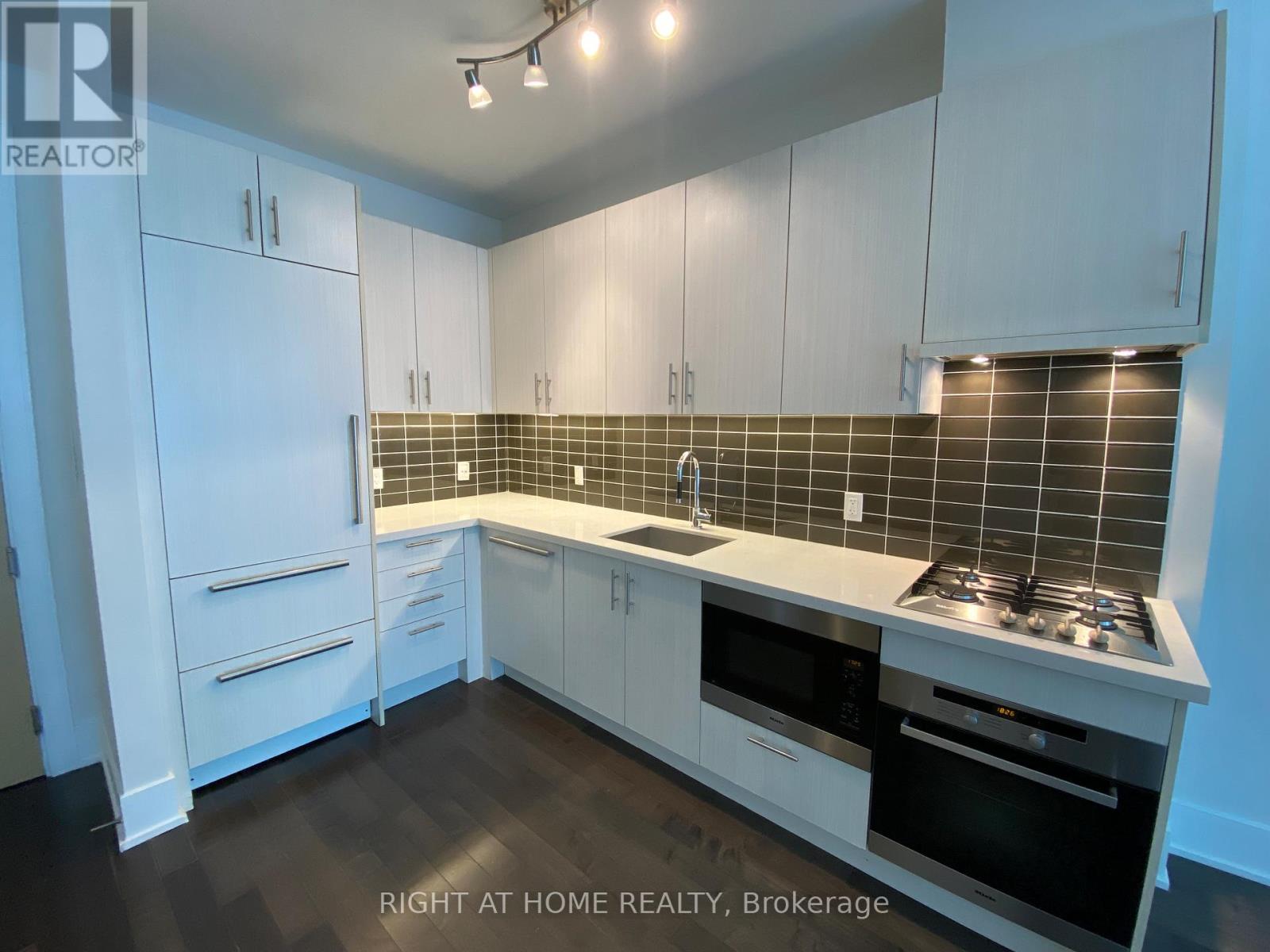 528 - 39 Queens Quay E, Toronto, Ontario  M5E 0A5 - Photo 3 - C12917308