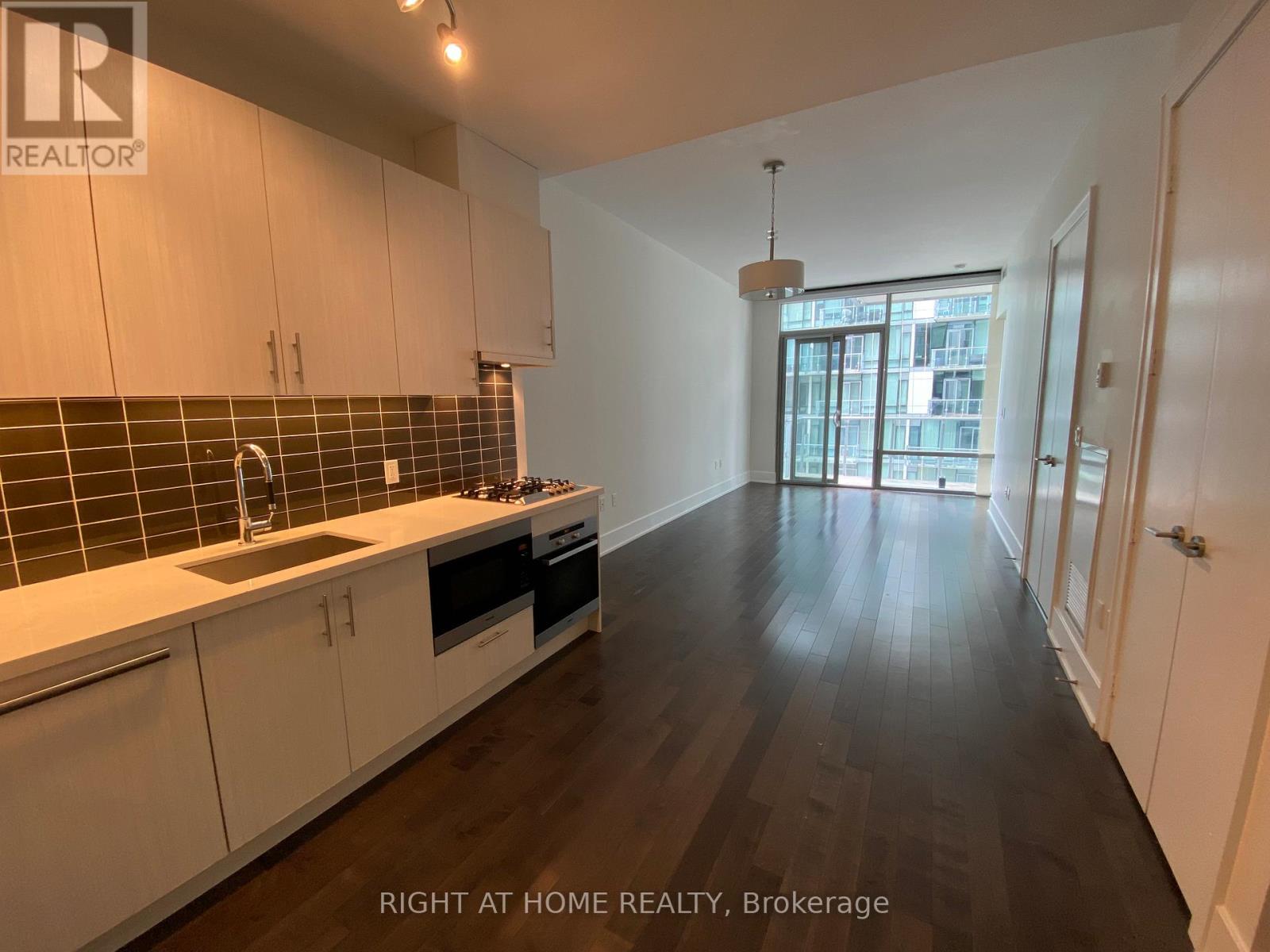 528 - 39 Queens Quay E, Toronto, Ontario  M5E 0A5 - Photo 4 - C12917308