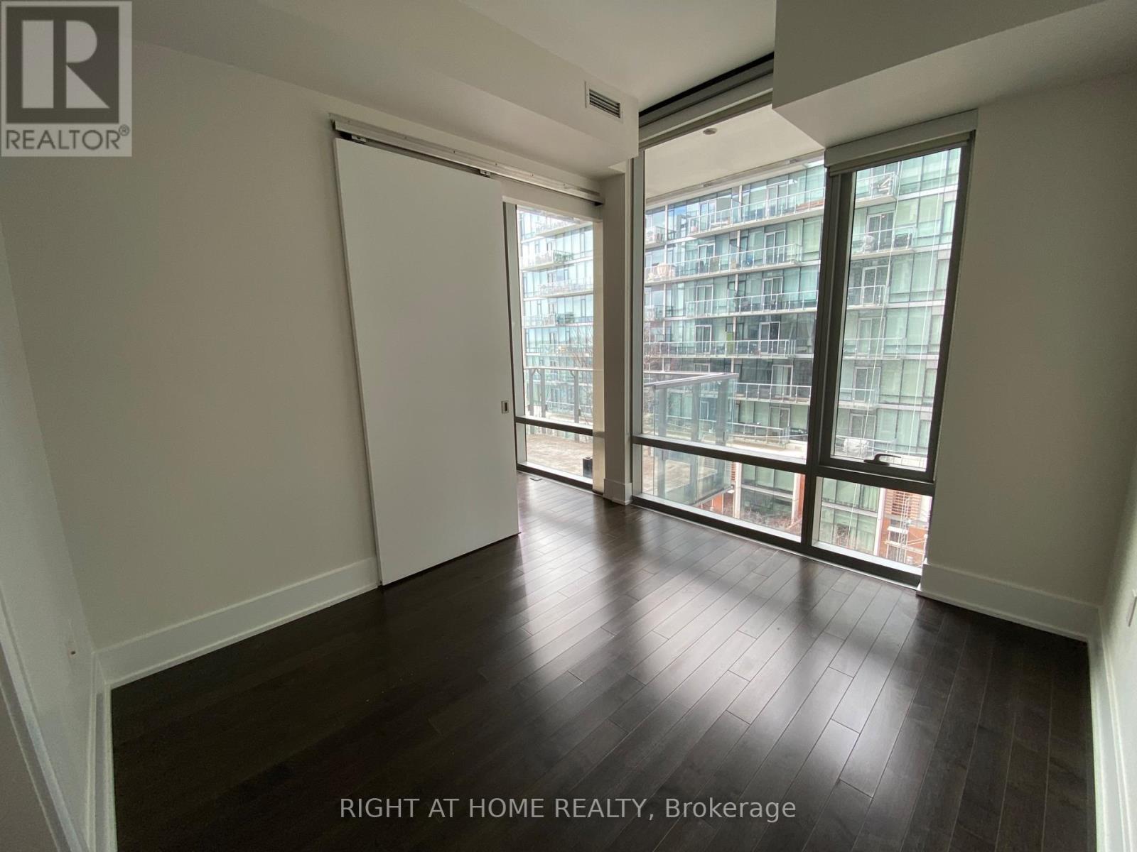 528 - 39 Queens Quay E, Toronto, Ontario  M5E 0A5 - Photo 9 - C12917308