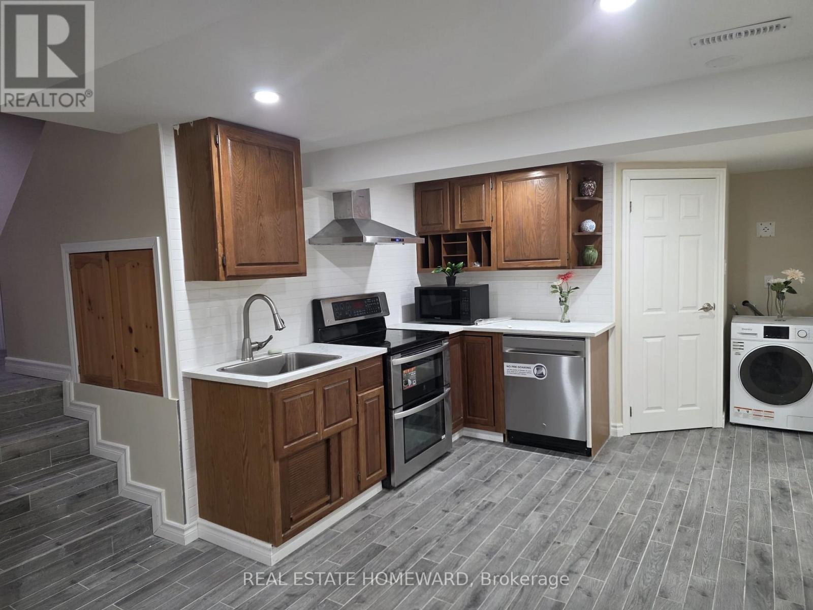 Lower - 61 Tanjoe Crescent, Toronto, Ontario  M2M 1P6 - Photo 3 - C12917332