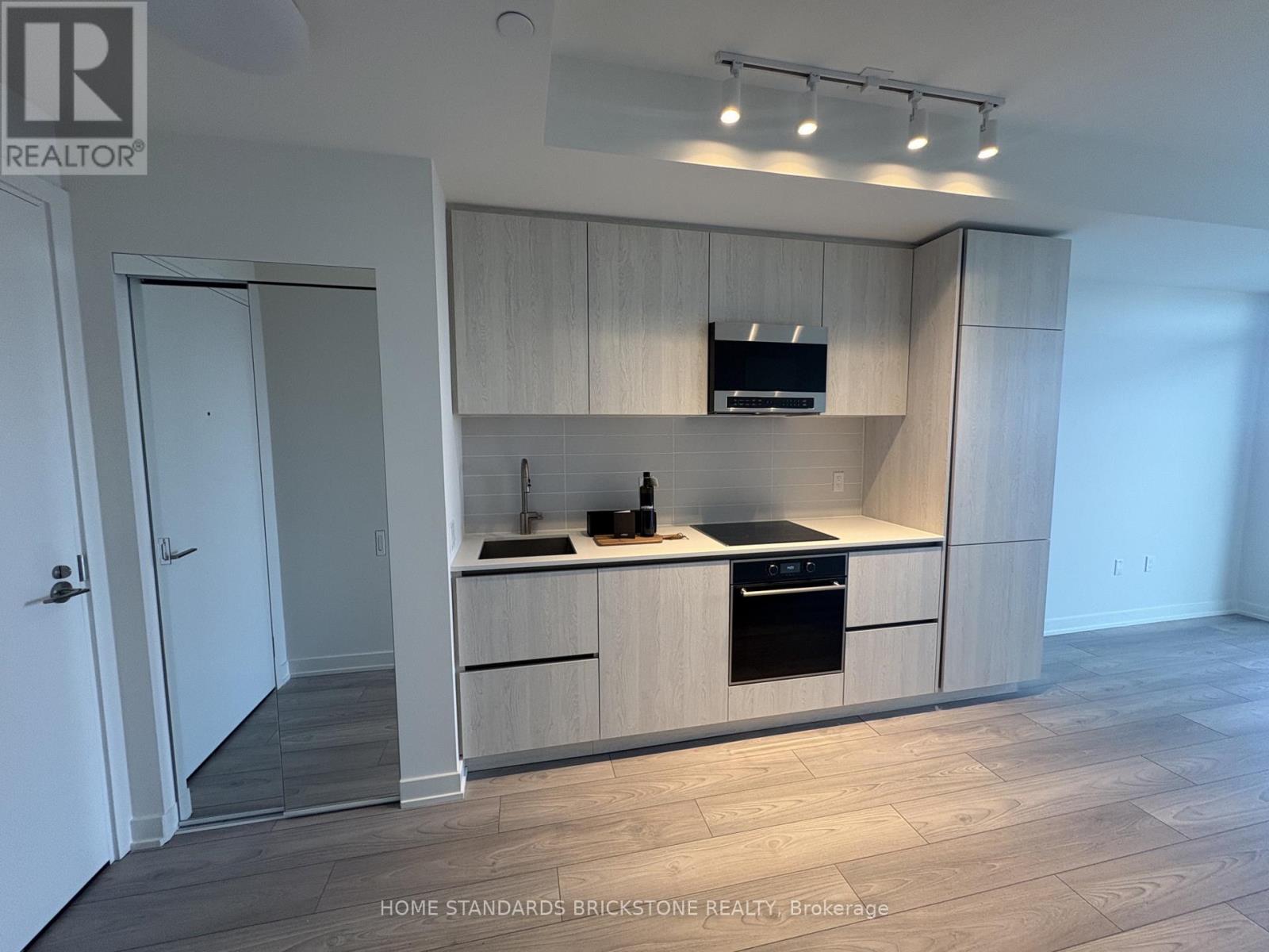 110 Broadway Avenue, Toronto, Ontario  M4P 1V7 - Photo 5 - C12917352