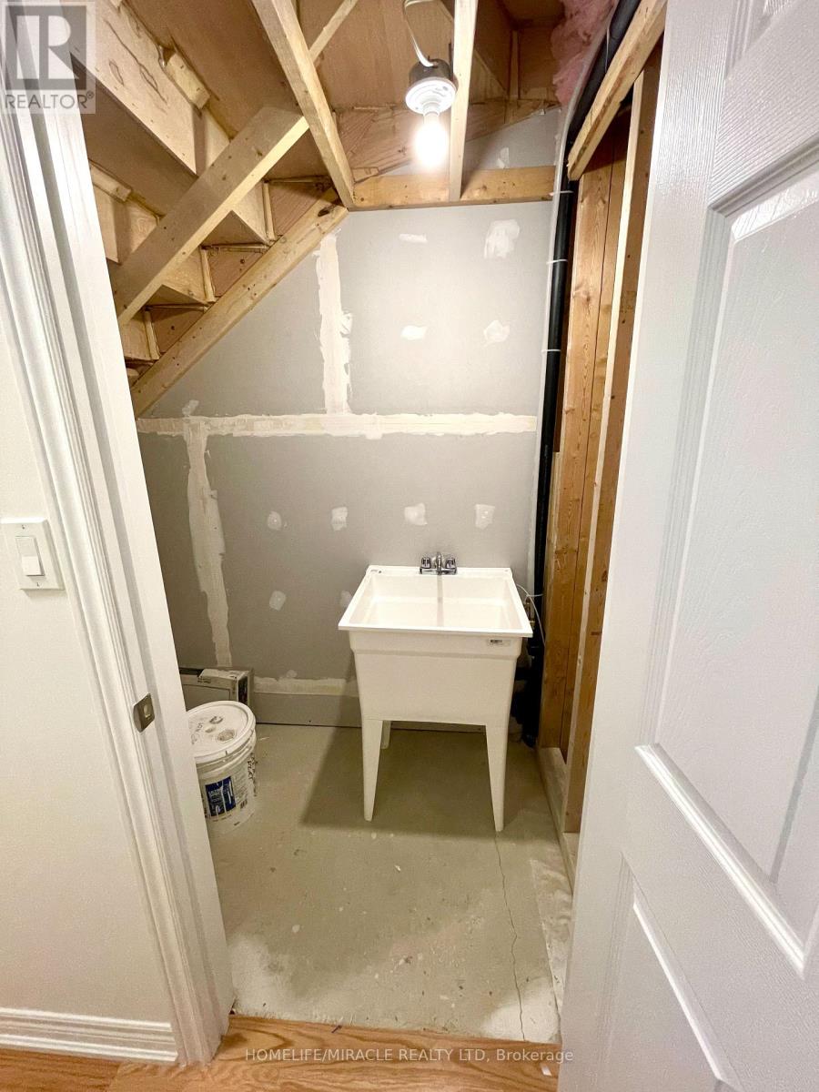 103 Air Dancer Crescent, Oshawa, Ontario  L1L 0V3 - Photo 11 - E12917300