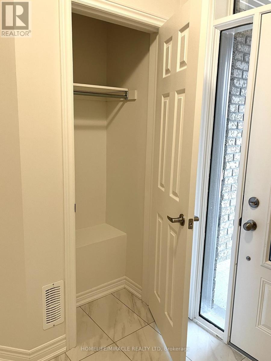 103 Air Dancer Crescent, Oshawa, Ontario  L1L 0V3 - Photo 5 - E12917300