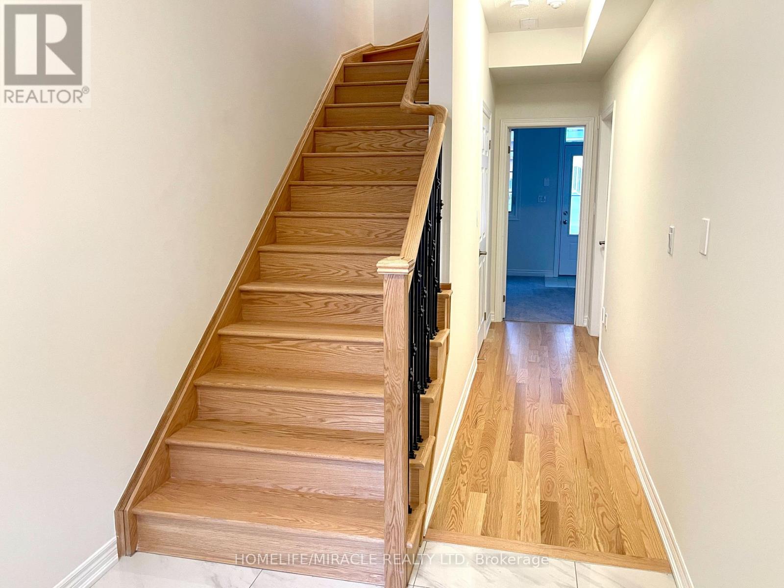 103 Air Dancer Crescent, Oshawa, Ontario  L1L 0V3 - Photo 6 - E12917300