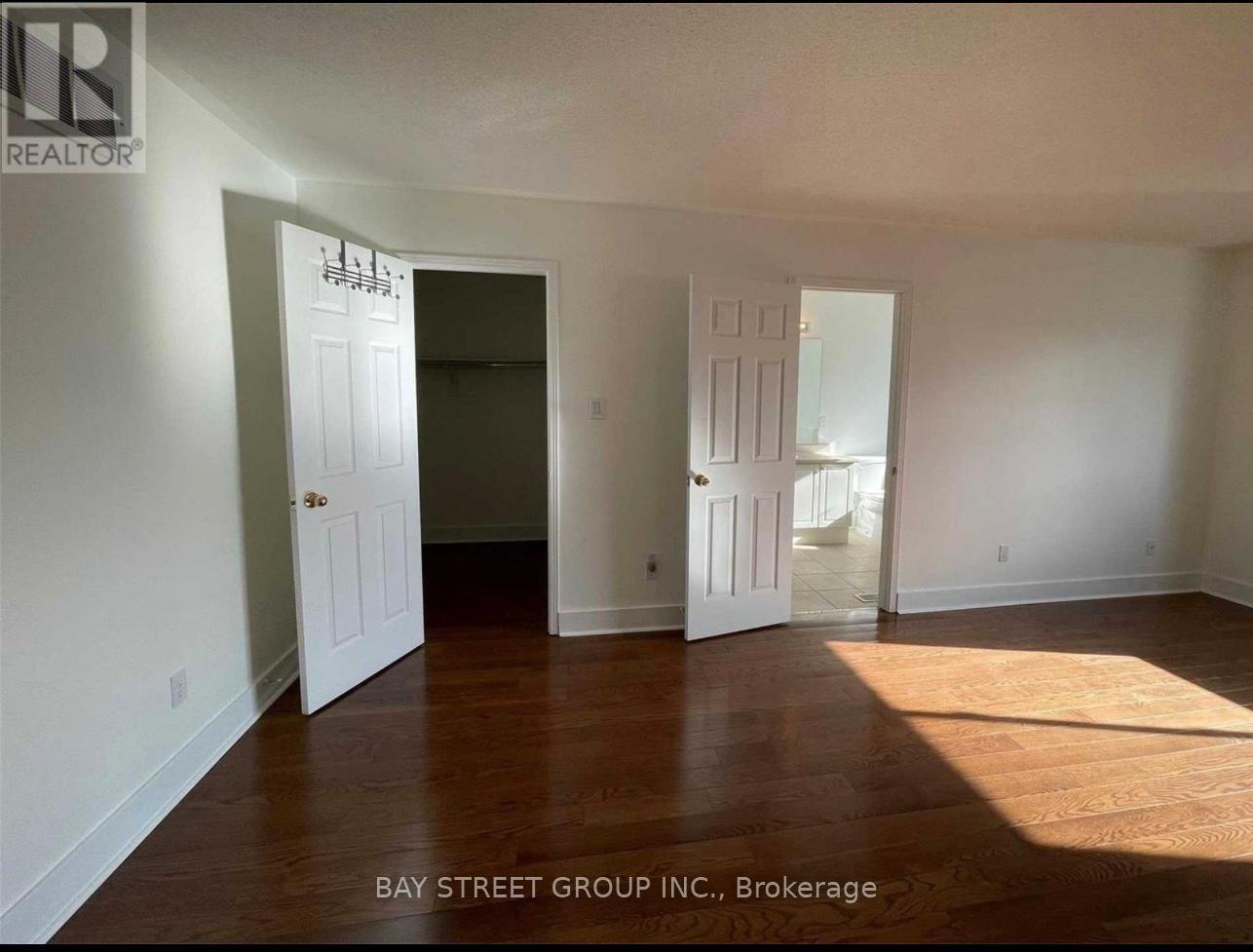 7 Raymond Bartlett Ave Avenue, Markham, Ontario  L3R 5C9 - Photo 11 - N12917296