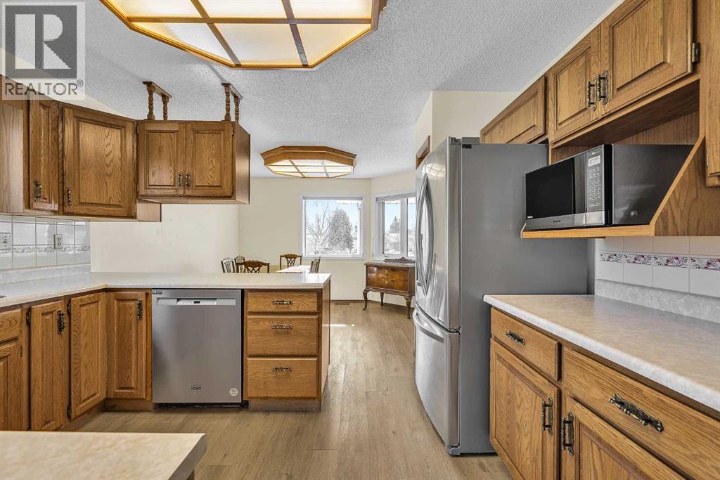 22 Vandoos Gardens Nw, Calgary, Alberta  T3A 4W4 - Photo 10 - A2294041