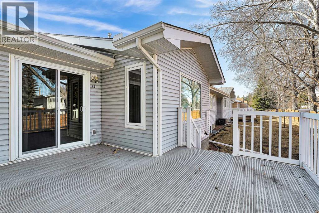 22 Vandoos Gardens Nw, Calgary, Alberta  T3A 4W4 - Photo 4 - A2294041