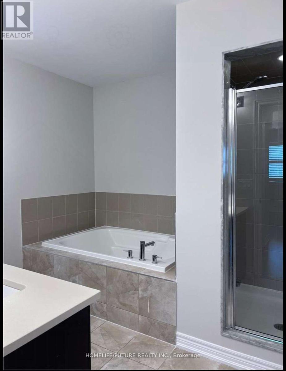 Main & 2nd - 20 Ledger Point Crescent, Brampton, Ontario  L6R 3W3 - Photo 11 - W12917280