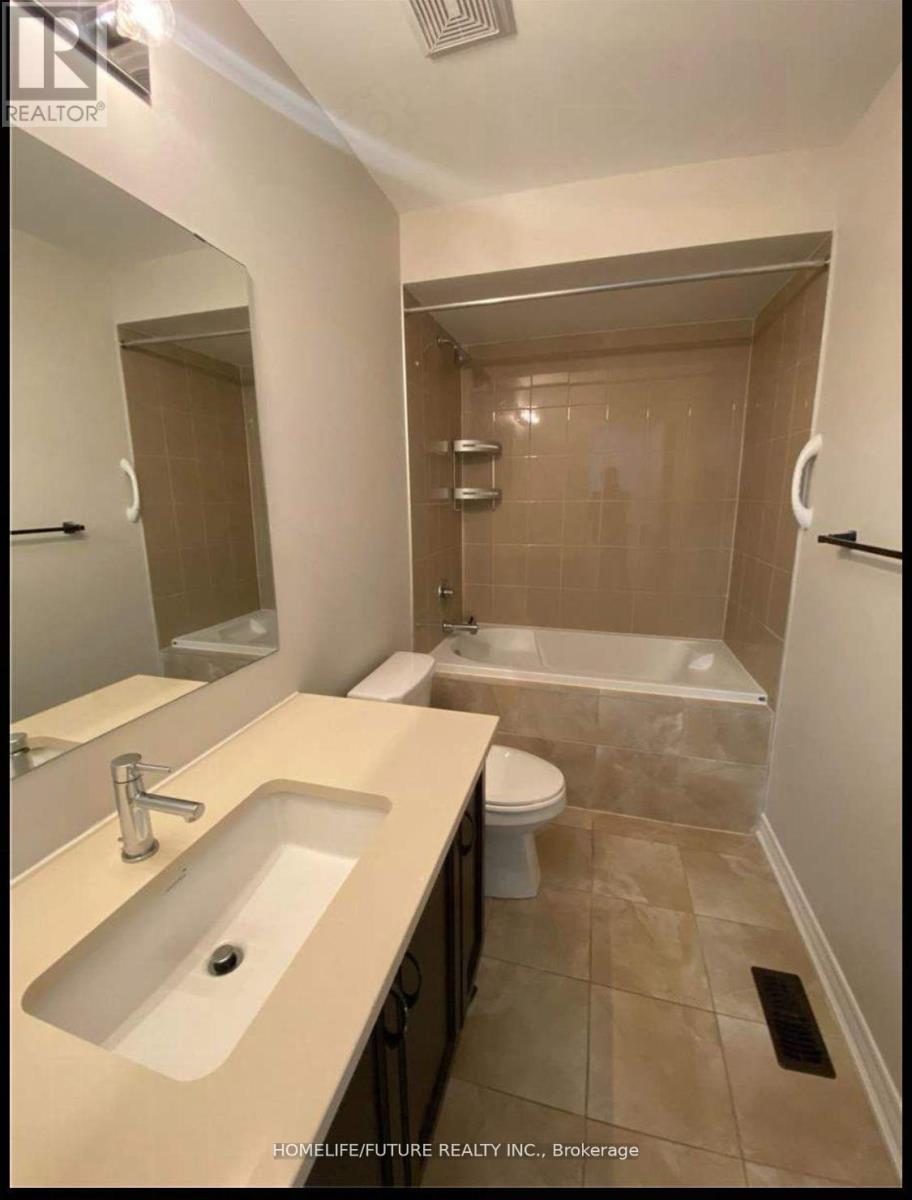 Main & 2nd - 20 Ledger Point Crescent, Brampton, Ontario  L6R 3W3 - Photo 12 - W12917280