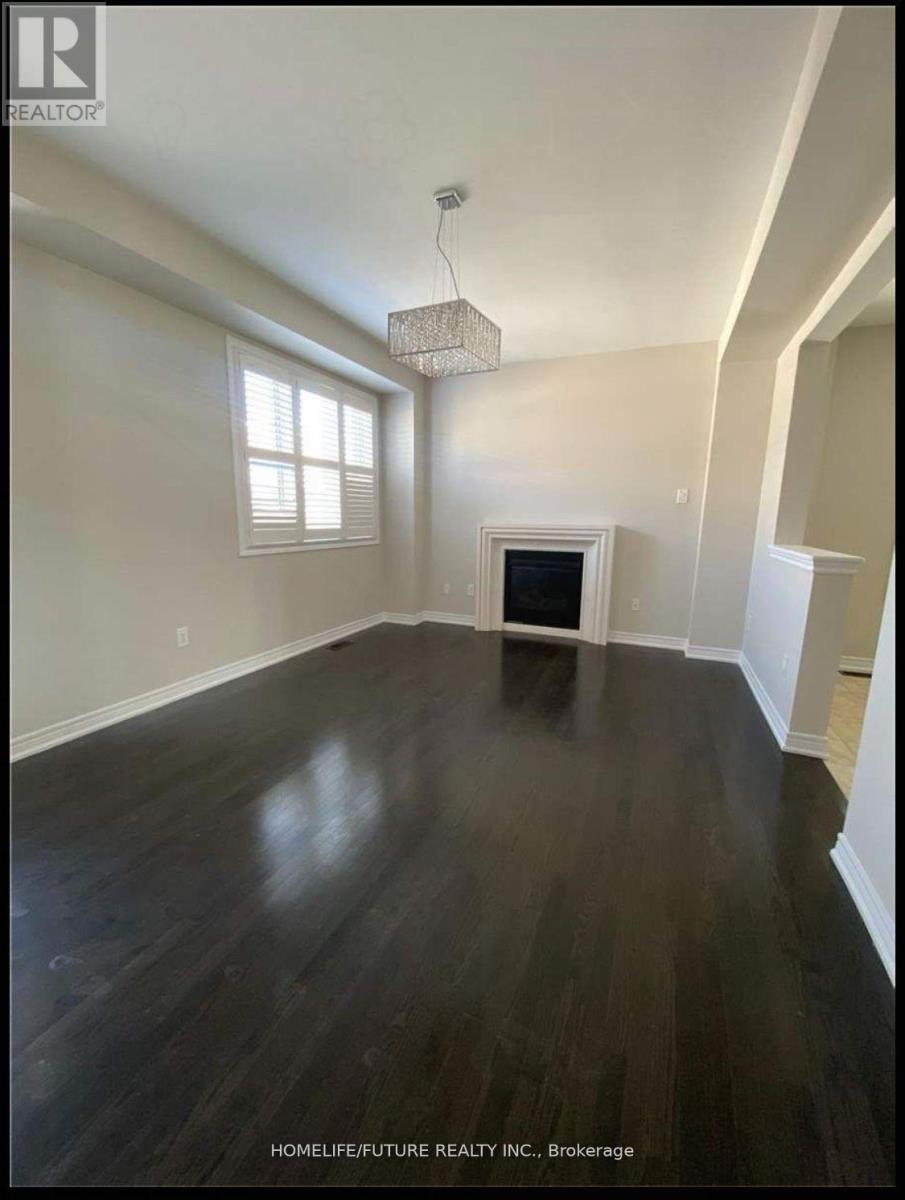 Main & 2nd - 20 Ledger Point Crescent, Brampton, Ontario  L6R 3W3 - Photo 4 - W12917280