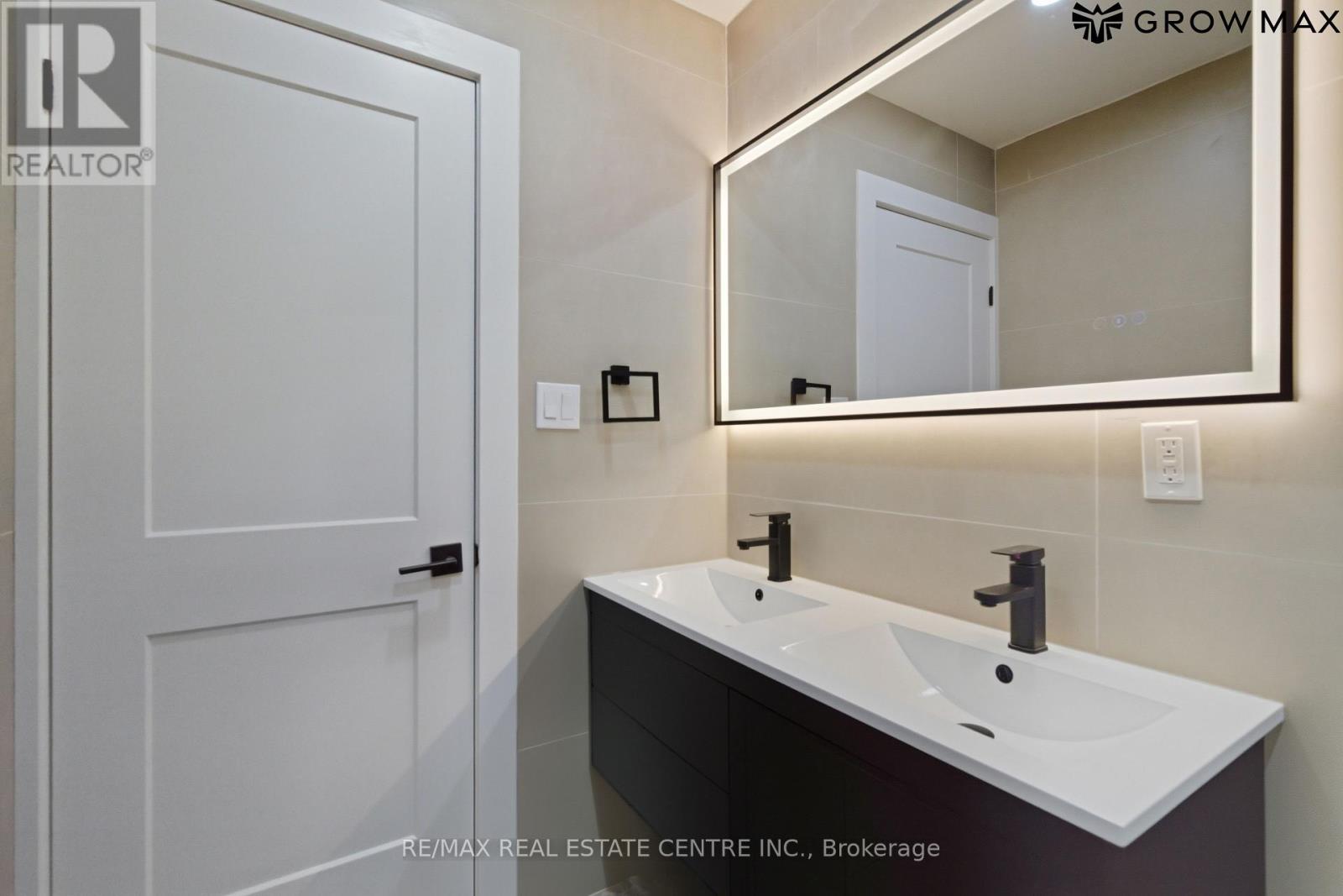 1328 Bunnell Drive, Burlington, Ontario  L7P 2E1 - Photo 28 - W12917286