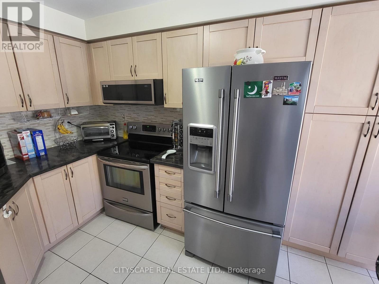 1065 Clark Boulevard, Milton, Ontario  L9T 6Y1 - Photo 8 - W12917290