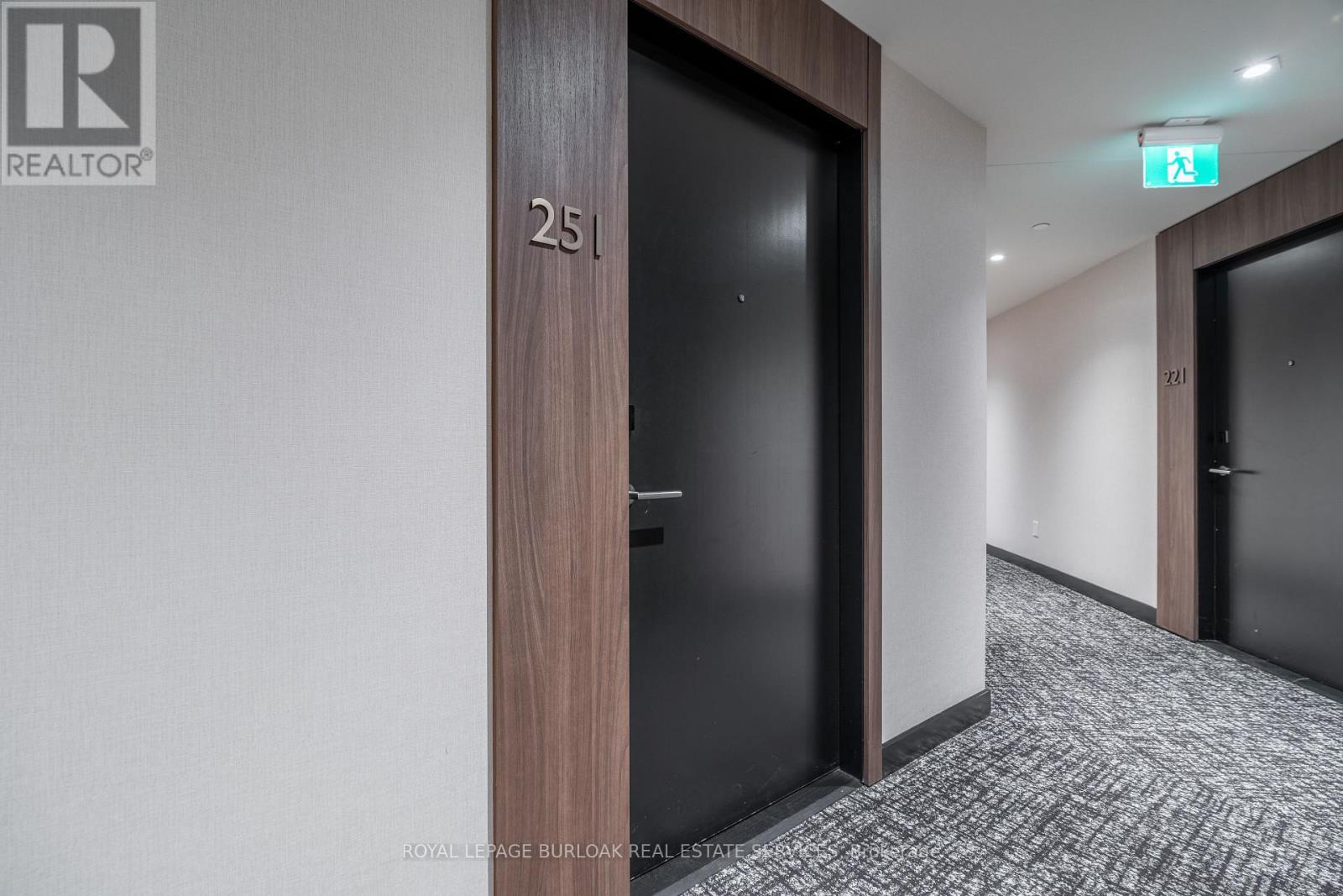 251 - 2501 Saw Whet Boulevard, Oakville, Ontario  L6M 5N2 - Photo 2 - W12917294