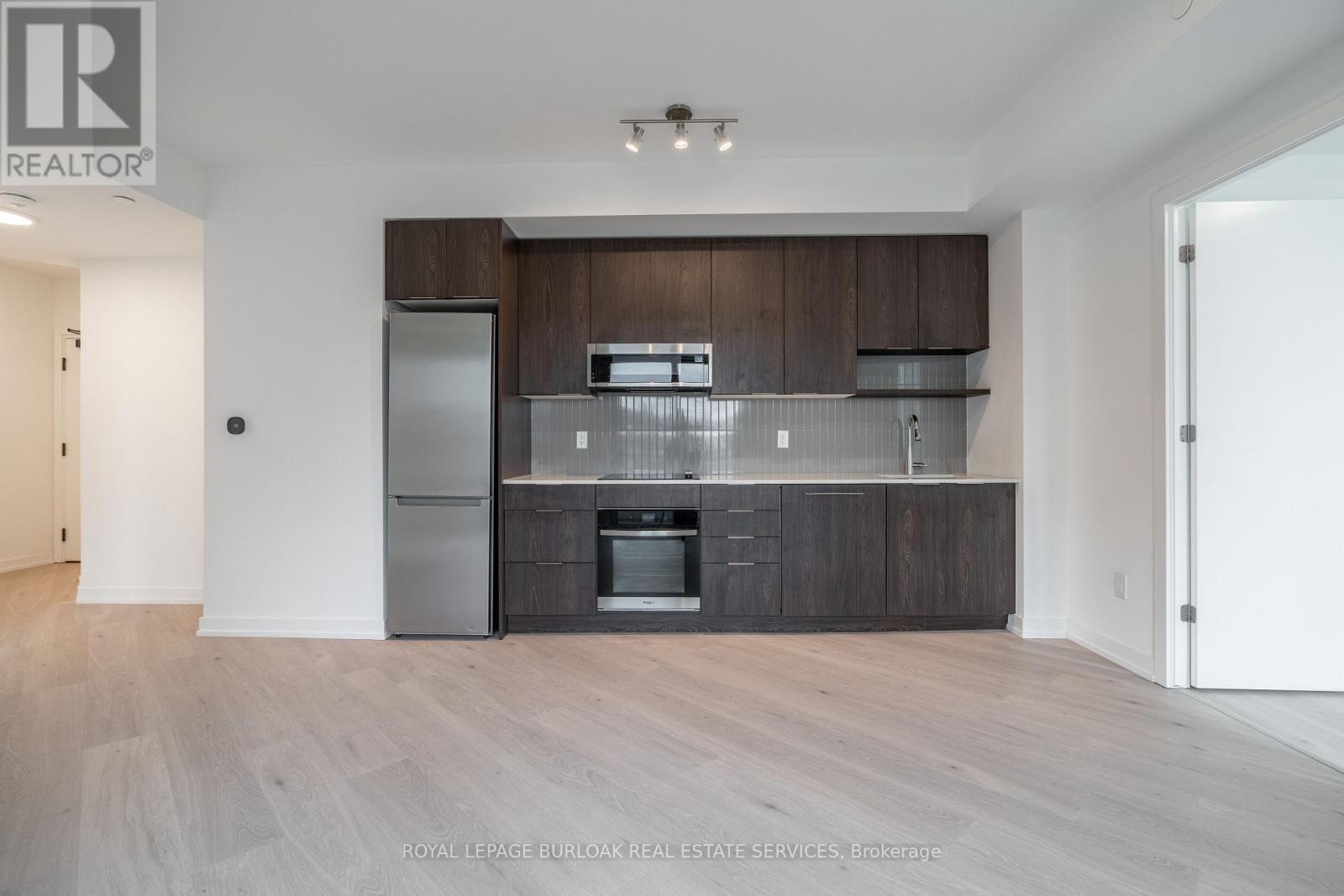 251 - 2501 Saw Whet Boulevard, Oakville, Ontario  L6M 5N2 - Photo 7 - W12917294