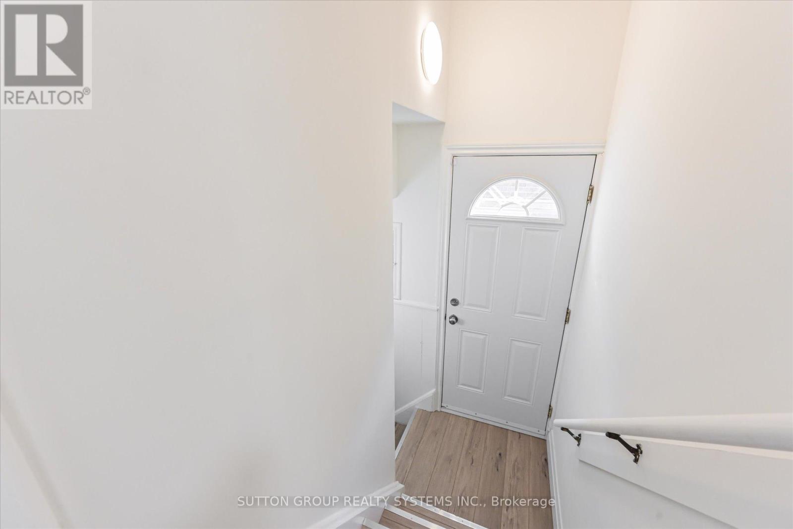 4 Cranston Road, Toronto, Ontario  M9B 3X8 - Photo 15 - W12917298