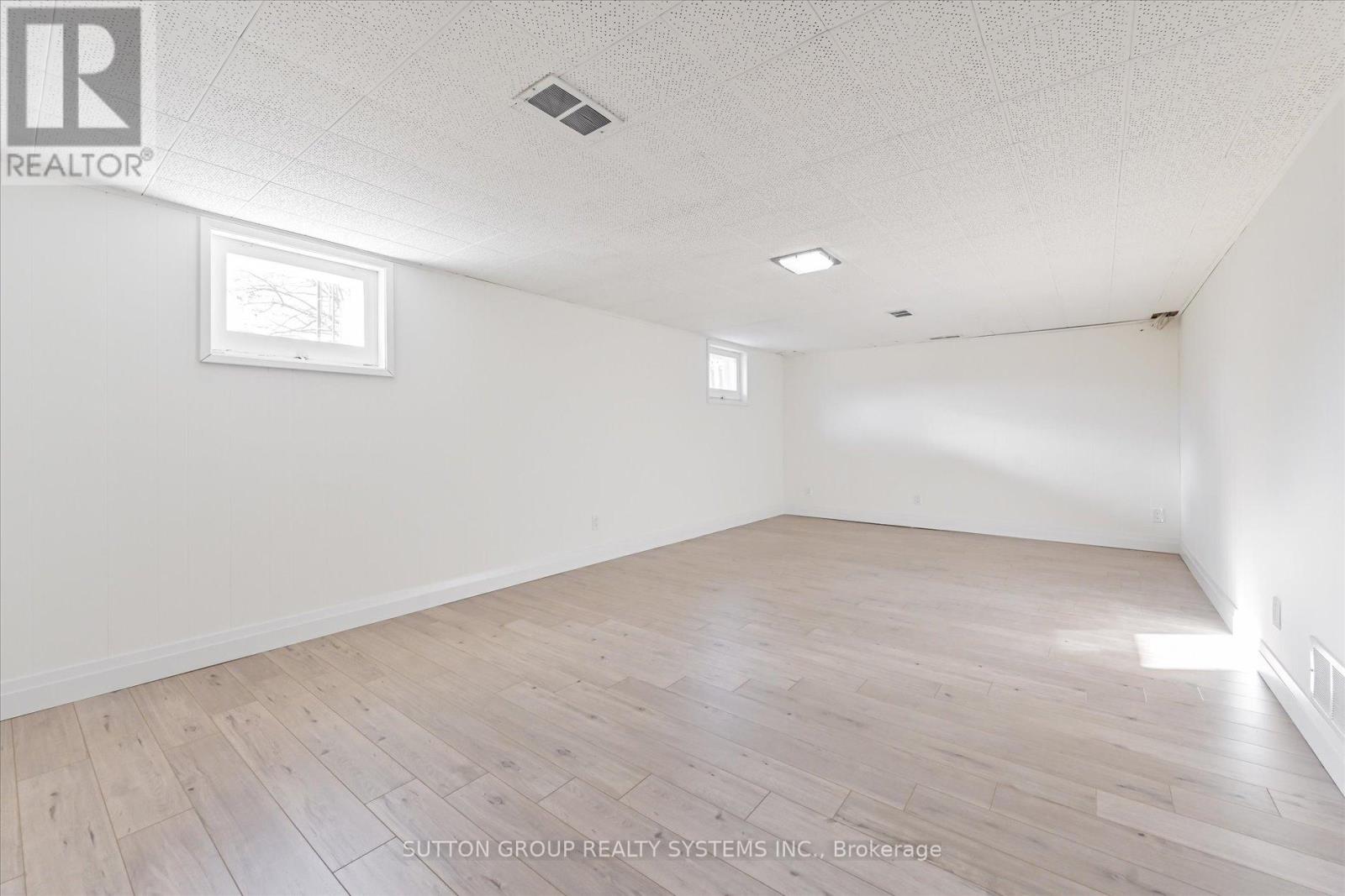 4 Cranston Road, Toronto, Ontario  M9B 3X8 - Photo 17 - W12917298