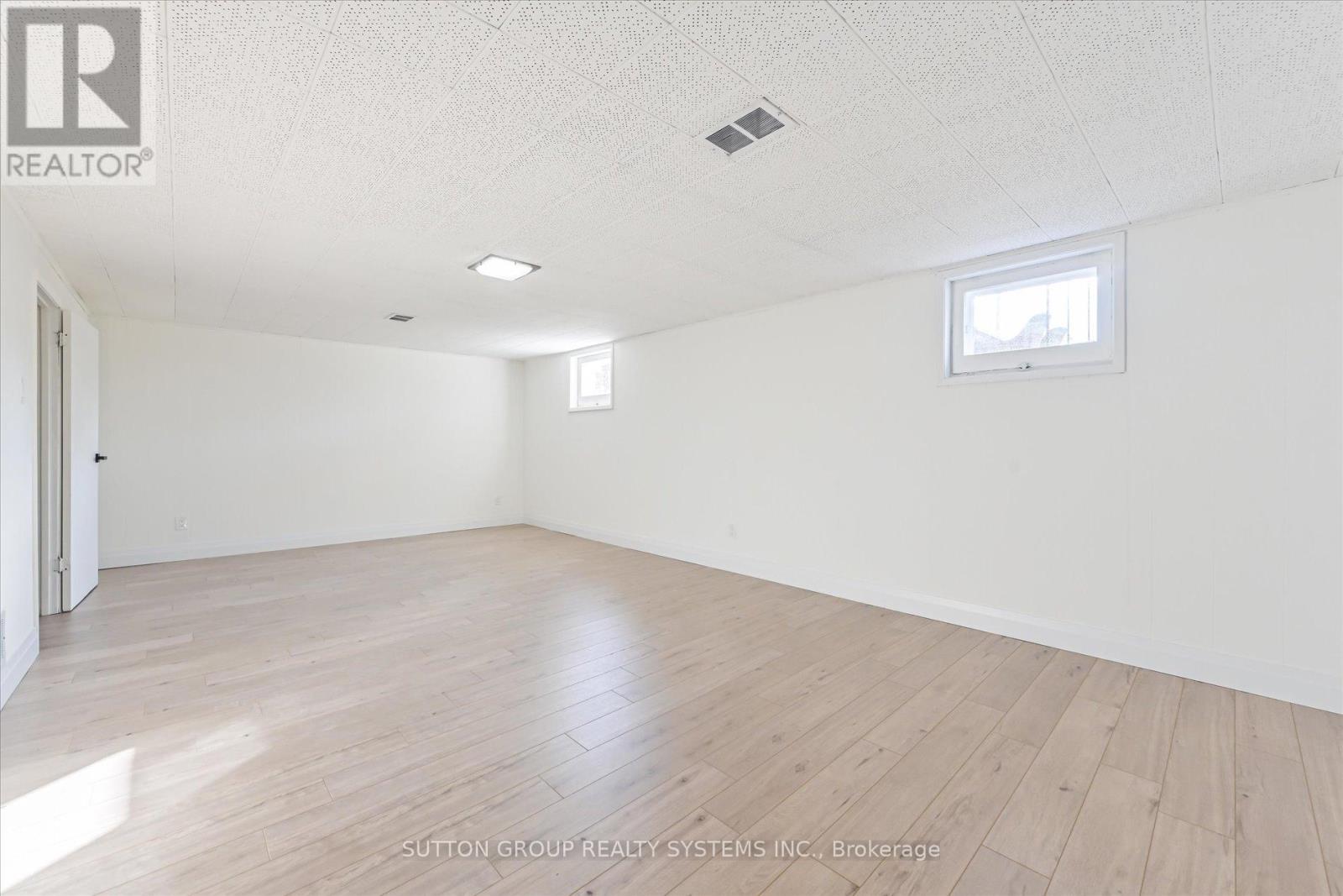 4 Cranston Road, Toronto, Ontario  M9B 3X8 - Photo 18 - W12917298