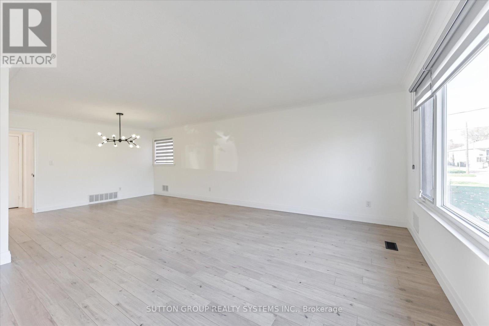 4 Cranston Road, Toronto, Ontario  M9B 3X8 - Photo 2 - W12917298