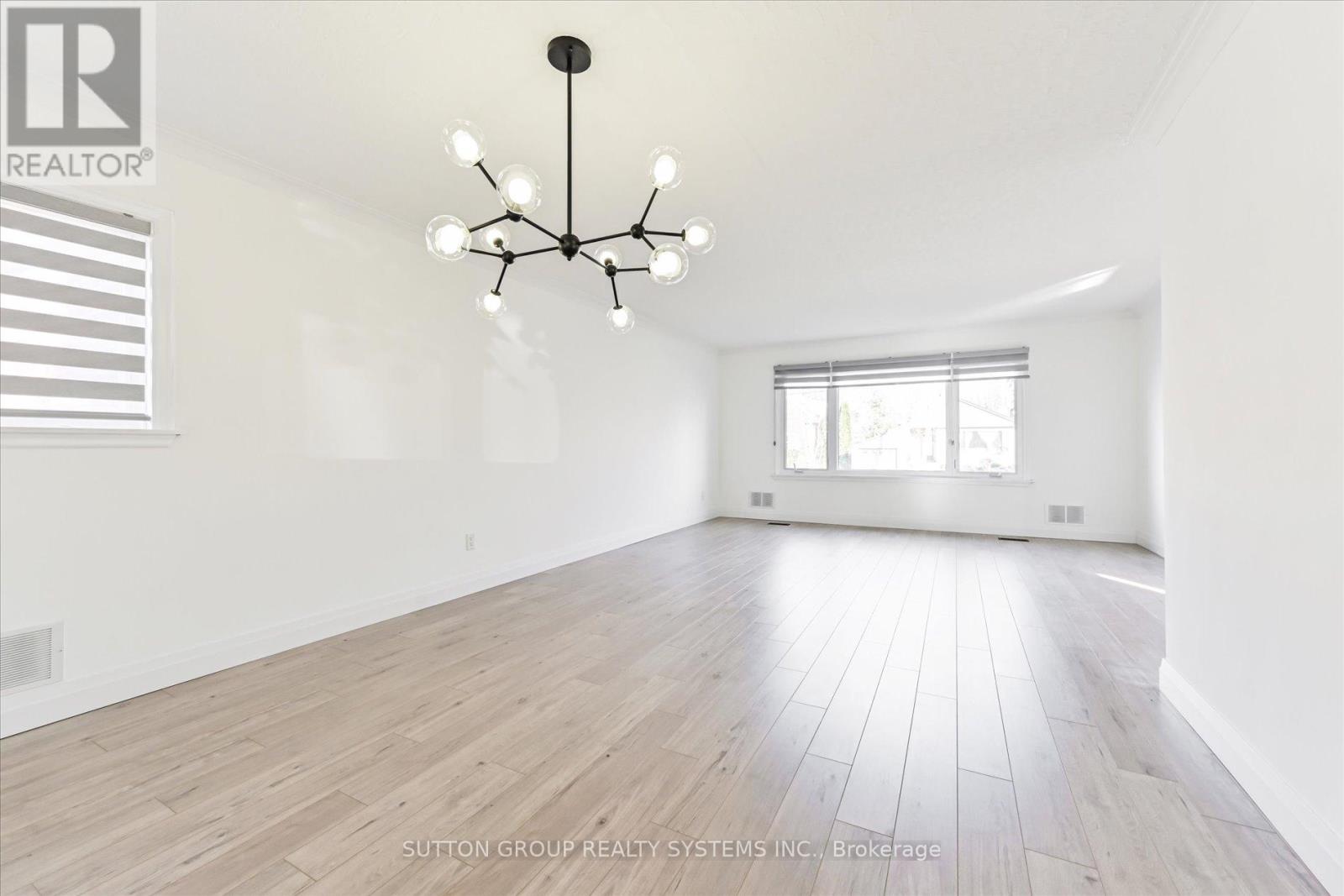 4 Cranston Road, Toronto, Ontario  M9B 3X8 - Photo 5 - W12917298