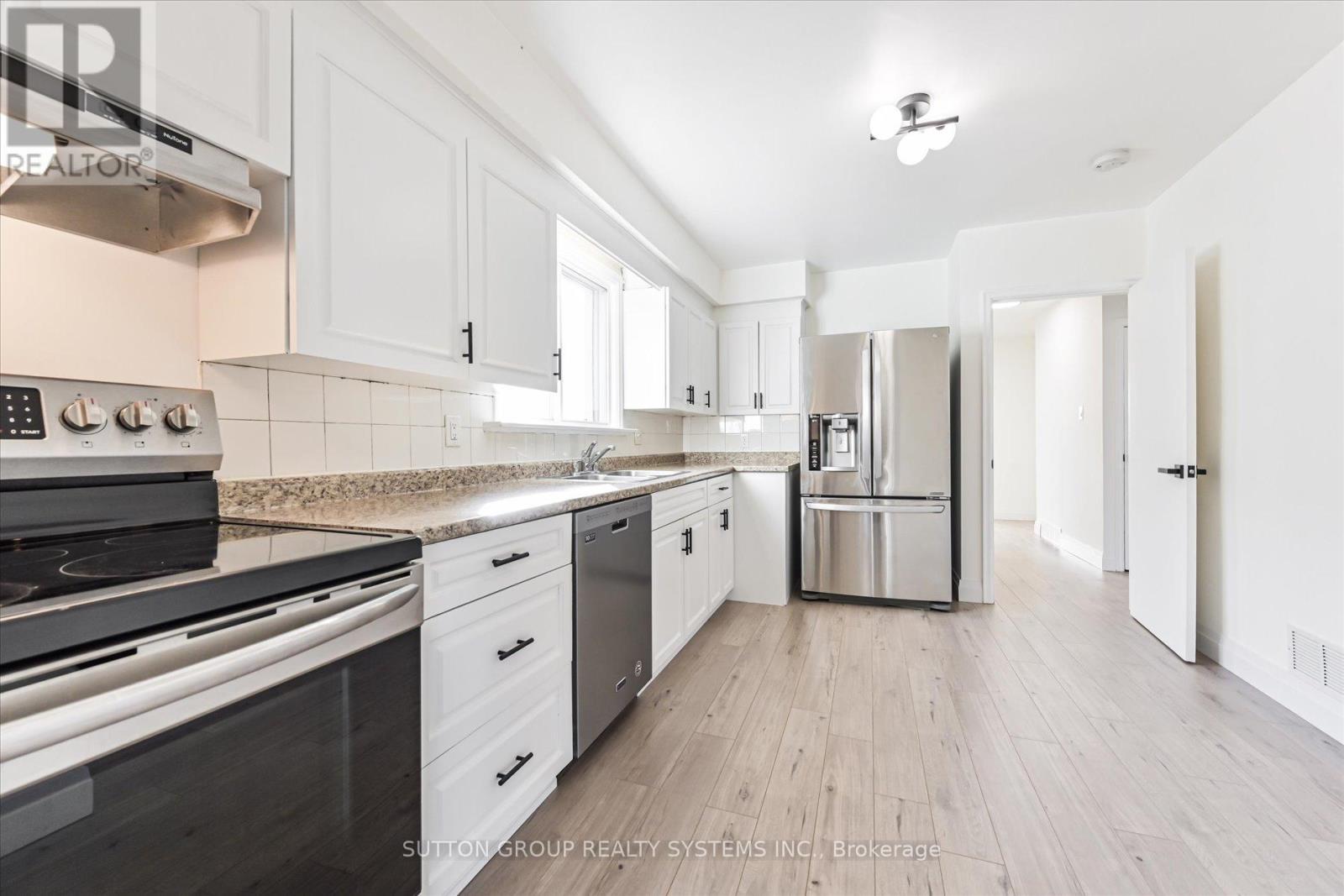 4 Cranston Road, Toronto, Ontario  M9B 3X8 - Photo 7 - W12917298