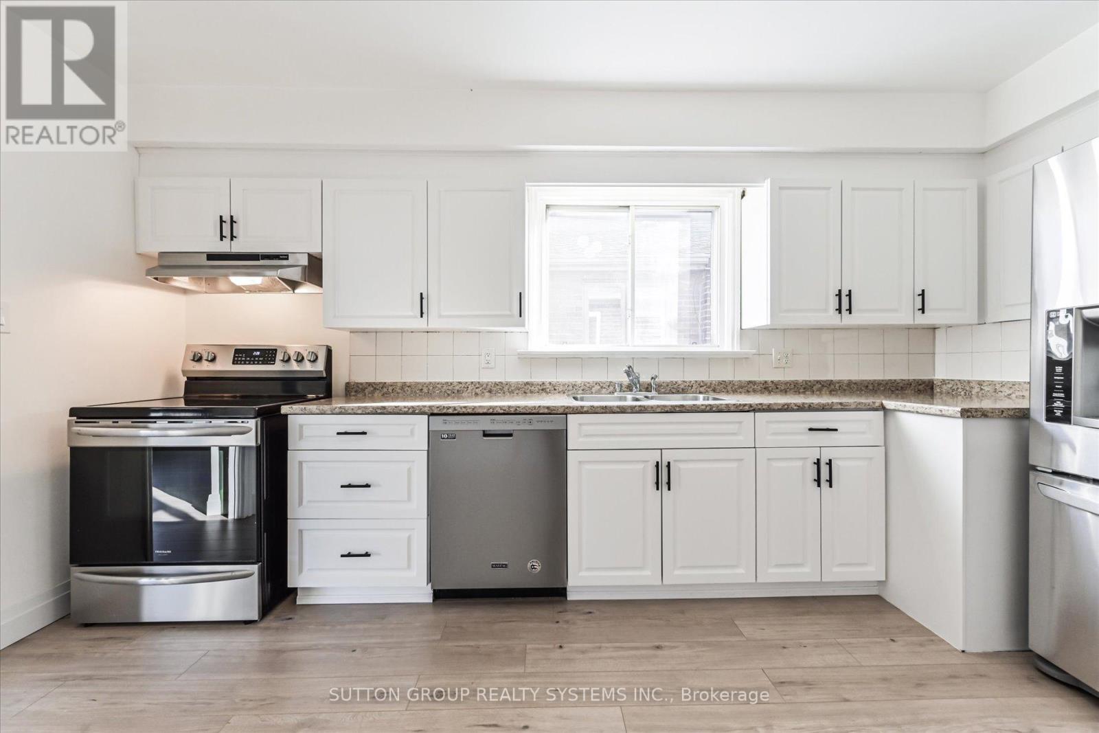 4 Cranston Road, Toronto, Ontario  M9B 3X8 - Photo 8 - W12917298