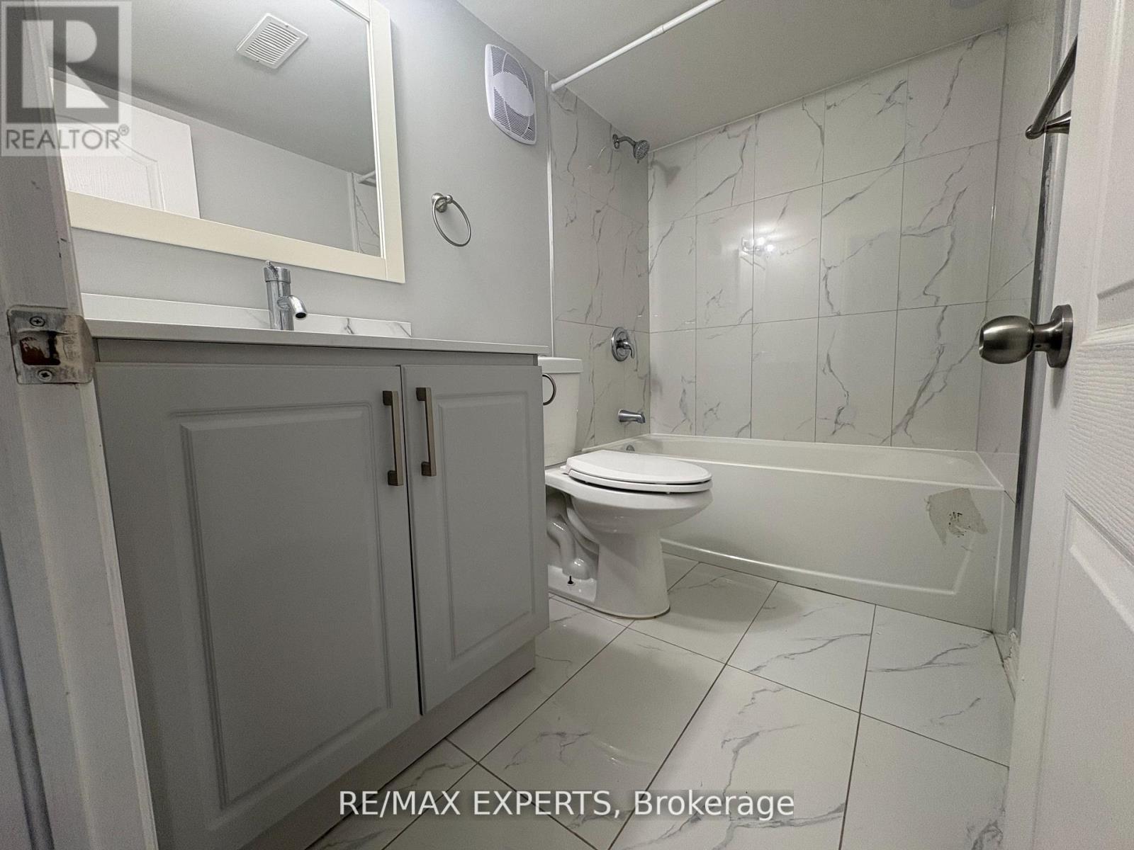 Lower - 3 Torraville Street, Brampton, Ontario  L6R 0Y5 - Photo 12 - W12917304