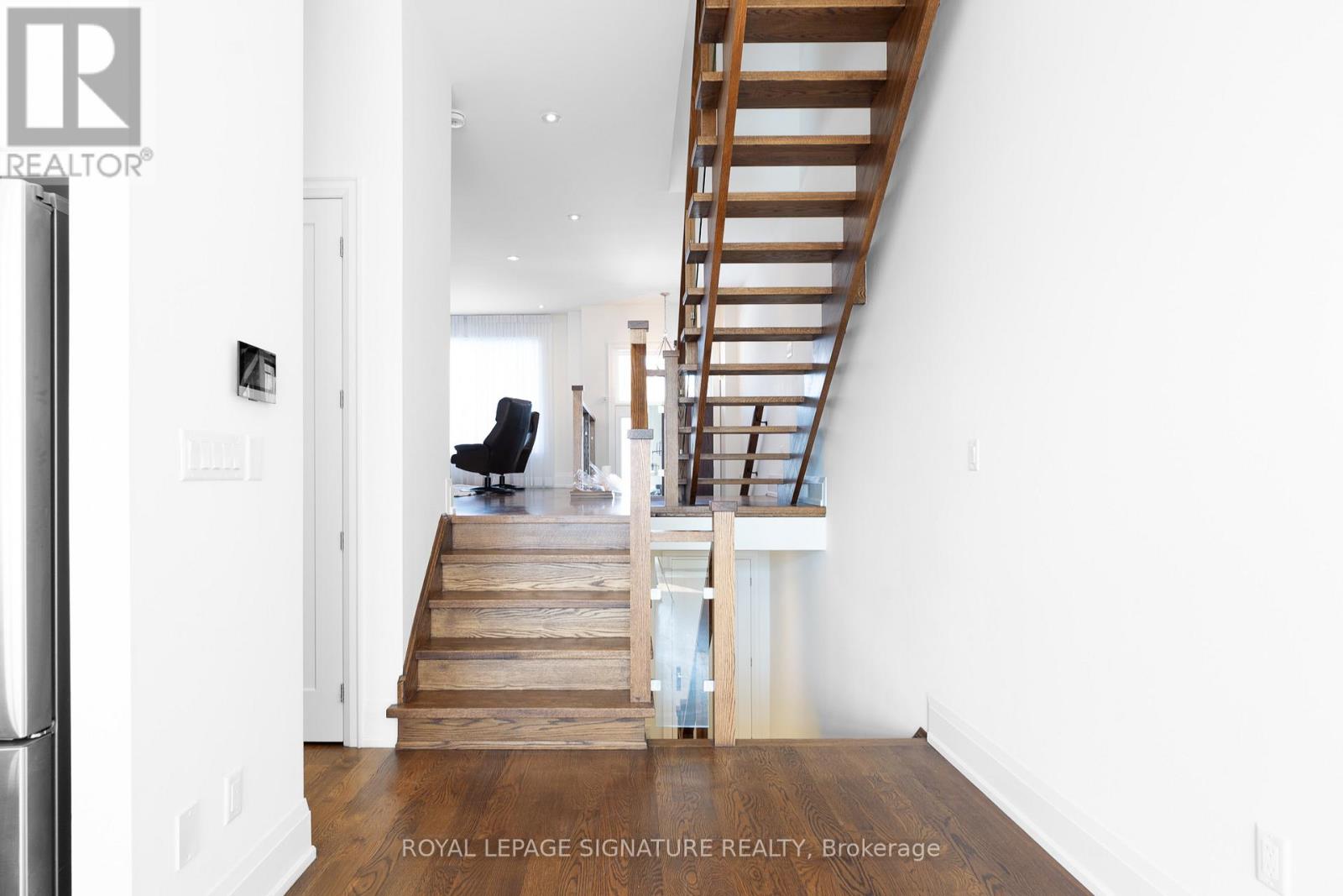 119b Hillside Avenue, Toronto, Ontario  M8V 1T3 - Photo 14 - W12917328