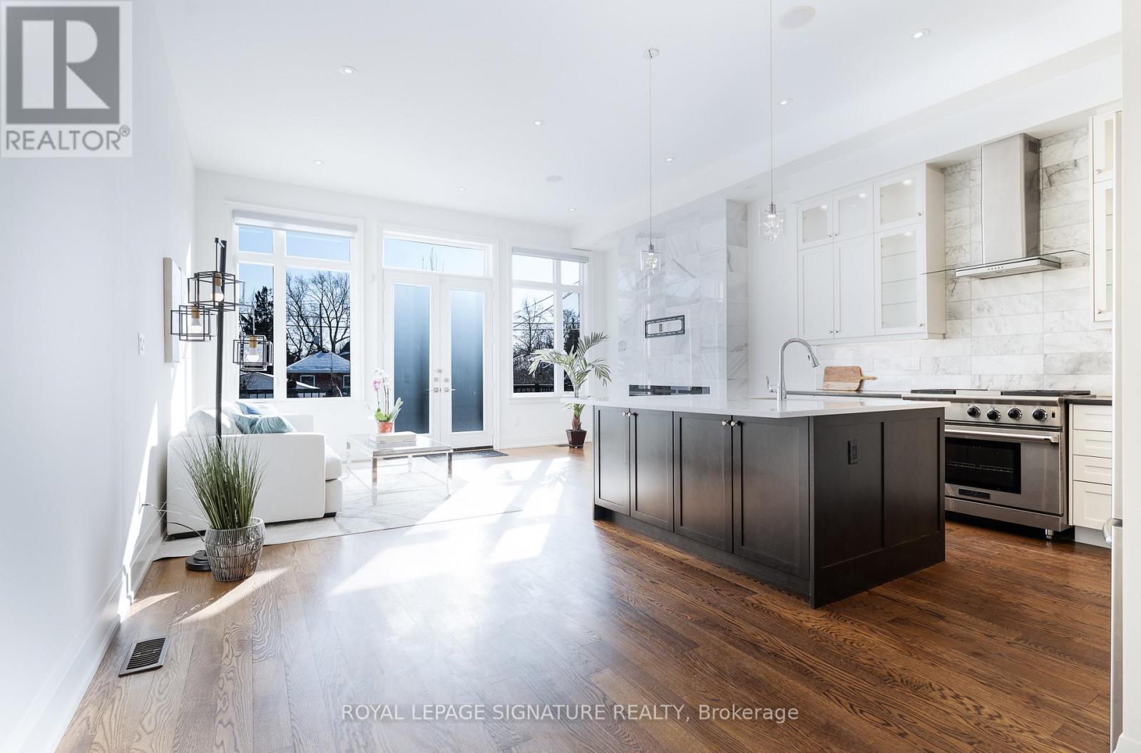 119b Hillside Avenue, Toronto, Ontario  M8V 1T3 - Photo 7 - W12917328