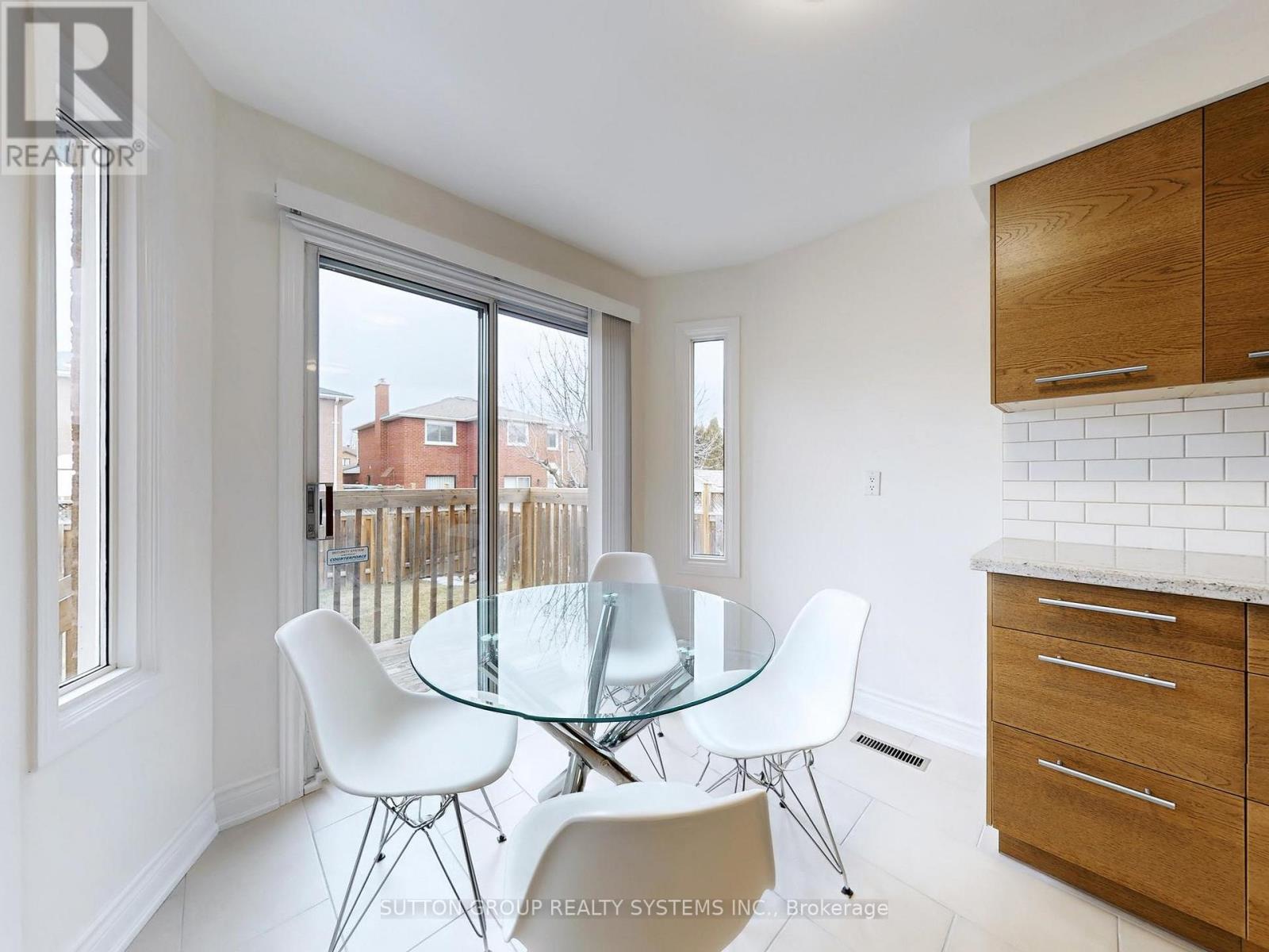 3279 Pilcom Crescent, Mississauga, Ontario  L5B 3X5 - Photo 17 - W12917330