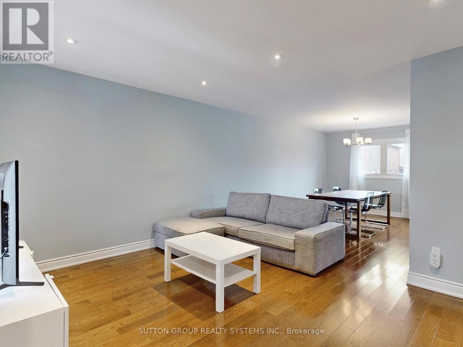 3279 Pilcom Crescent, Mississauga, Ontario  L5B 3X5 - Photo 4 - W12917330