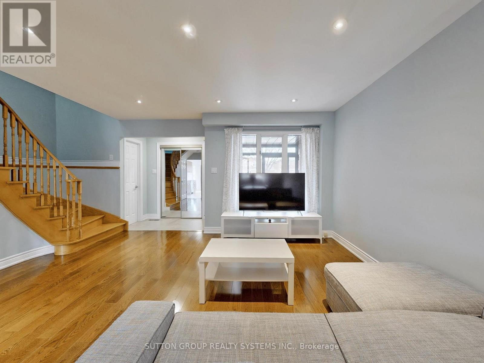 3279 Pilcom Crescent, Mississauga, Ontario  L5B 3X5 - Photo 8 - W12917330