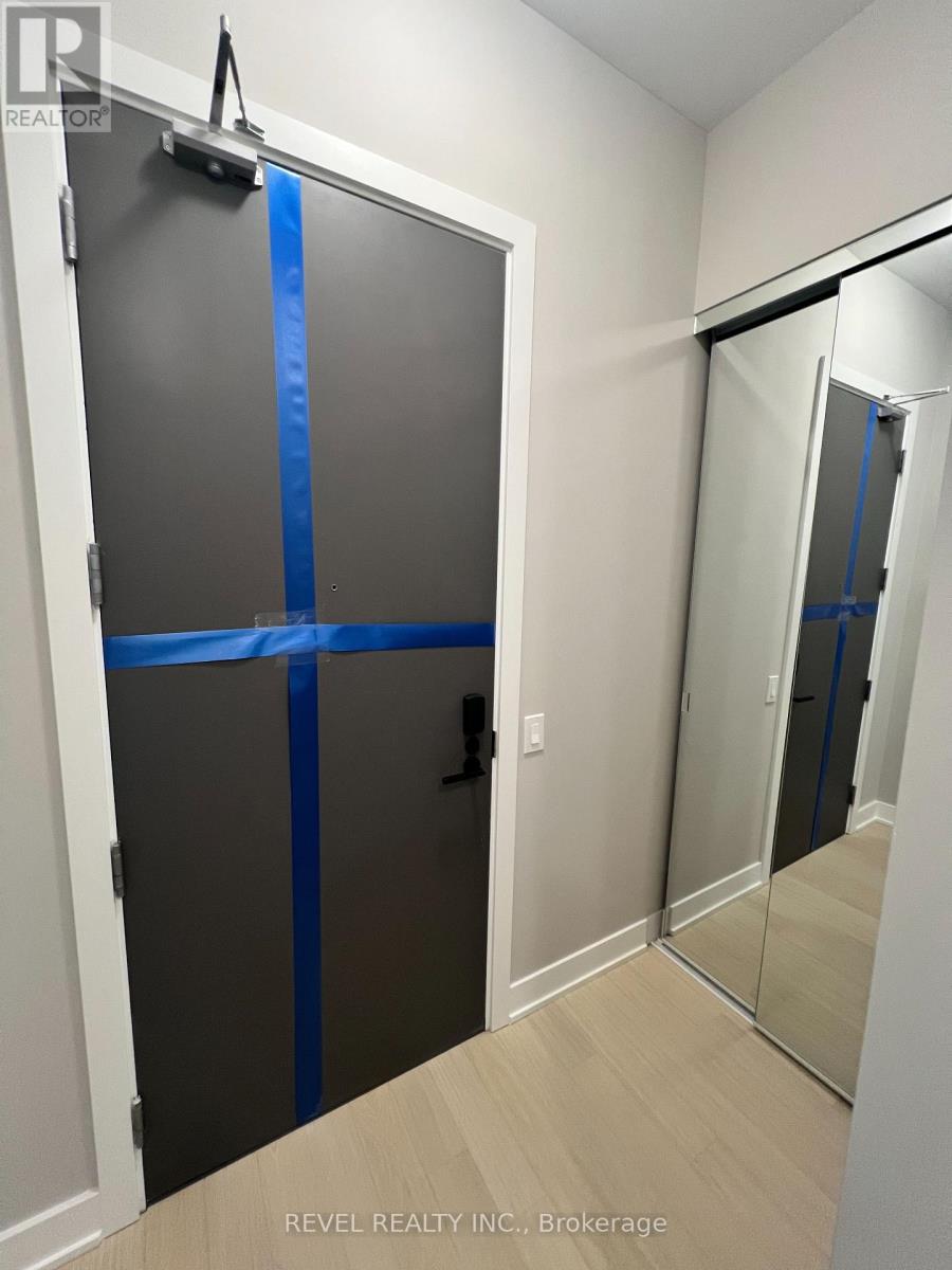 1108 - 2088 James Street, Burlington, Ontario  L7R 0H2 - Photo 2 - W12917344