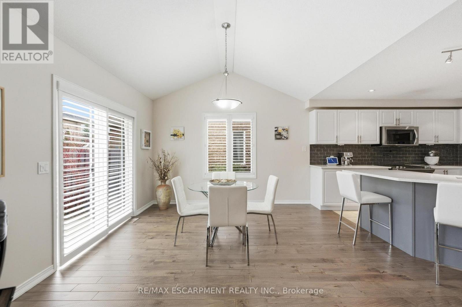 139 Bocelli Crescent, Hamilton, Ontario  L0R 1P0 - Photo 10 - X12917310