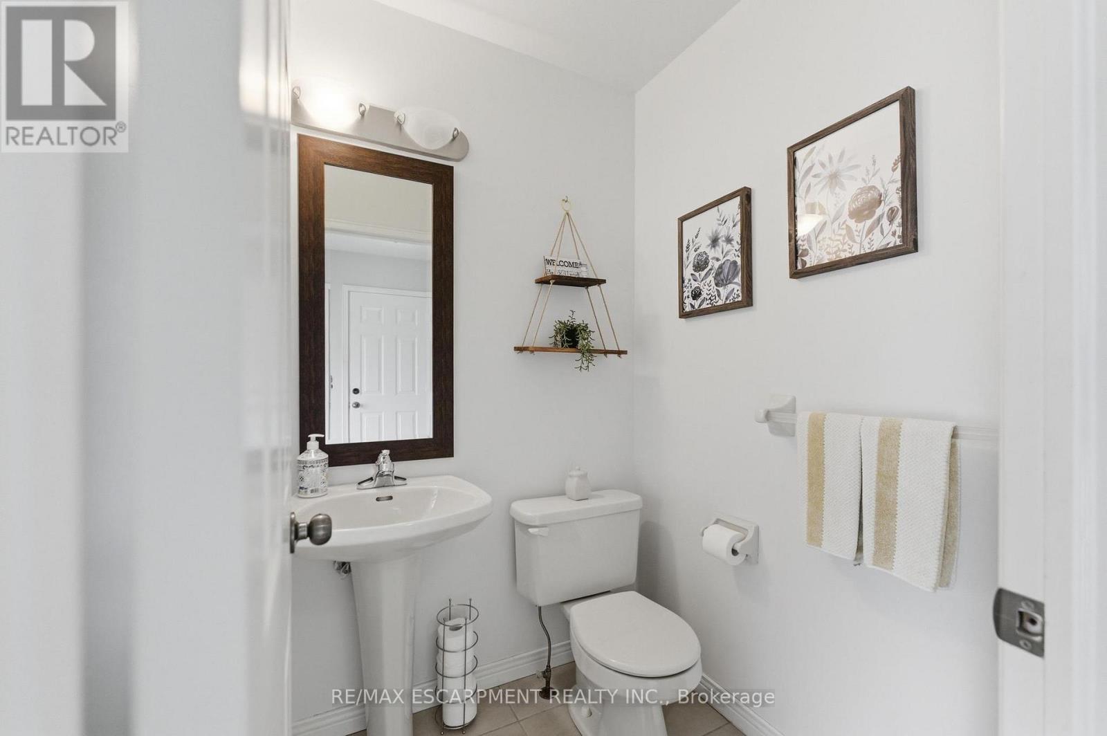 139 Bocelli Crescent, Hamilton, Ontario  L0R 1P0 - Photo 13 - X12917310