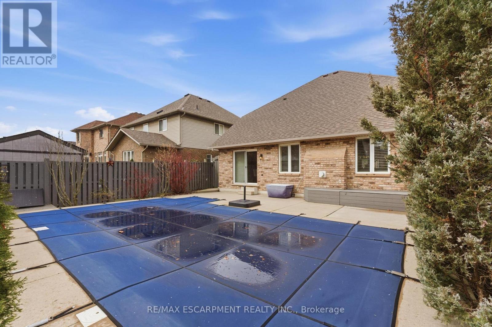 139 Bocelli Crescent, Hamilton, Ontario  L0R 1P0 - Photo 28 - X12917310