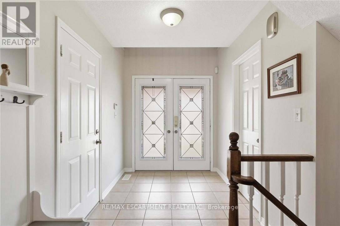 139 Bocelli Crescent, Hamilton, Ontario  L0R 1P0 - Photo 4 - X12917310