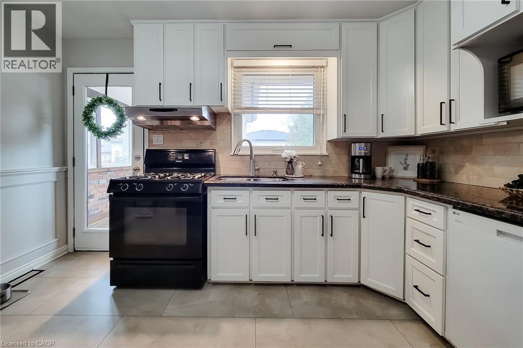 2 Ashwood Court, Hamilton, Ontario  L8E 3E1 - Photo 17 - 40814034