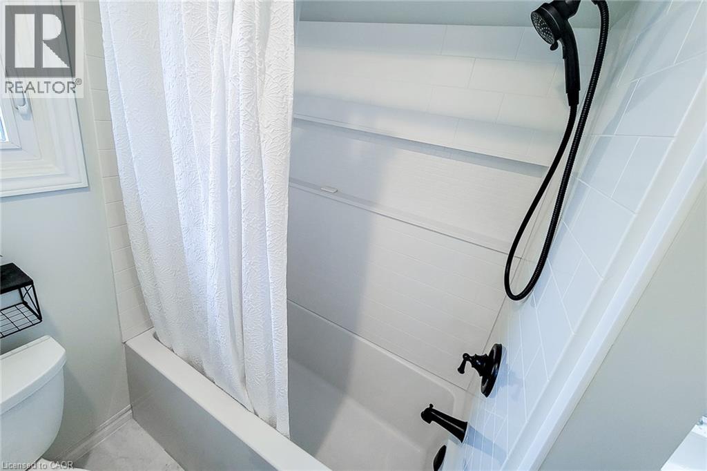 2 Ashwood Court, Hamilton, Ontario  L8E 3E1 - Photo 30 - 40814034