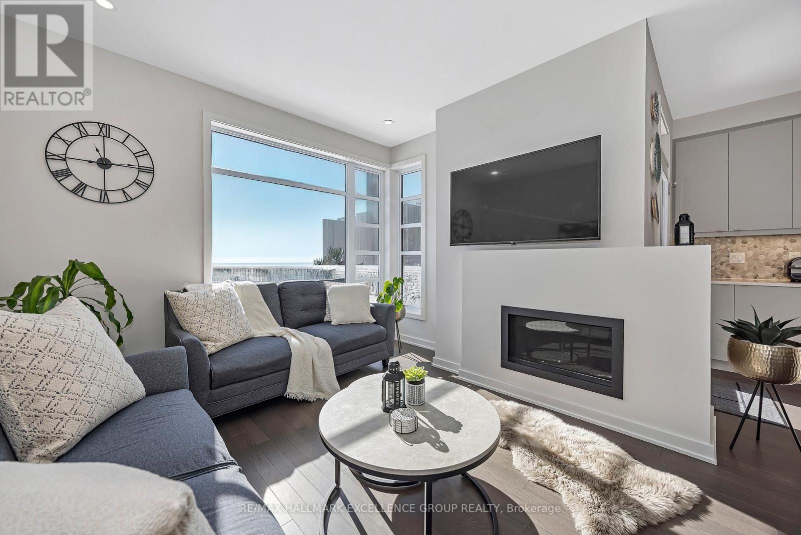 677 Honeydew Street, Ottawa, Ontario  K1X 0K5 - Photo 6 - X12821328