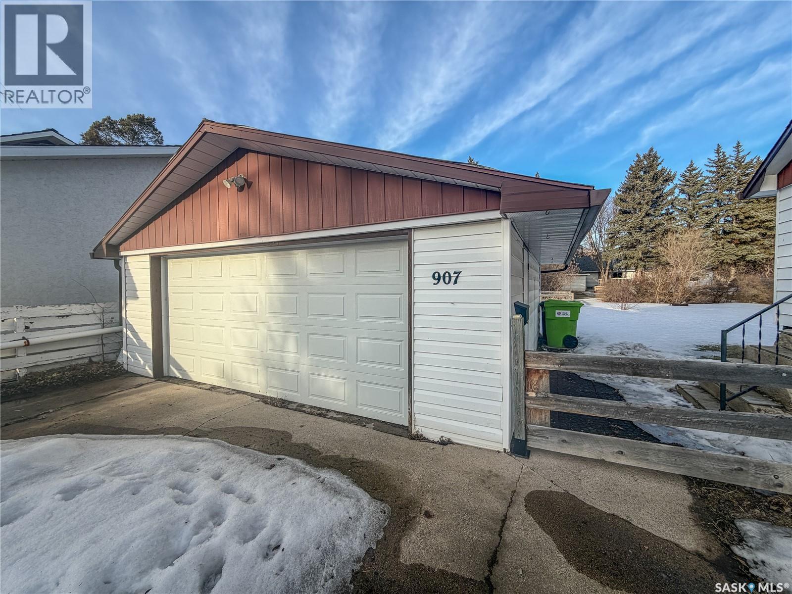 907 Houghton Street, Indian Head, Saskatchewan  S0G 2K0 - Photo 2 - SK031155