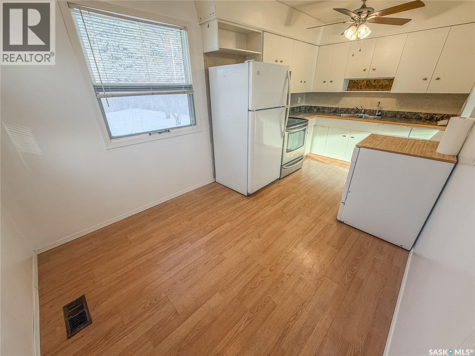 907 Houghton Street, Indian Head, Saskatchewan  S0G 2K0 - Photo 6 - SK031155