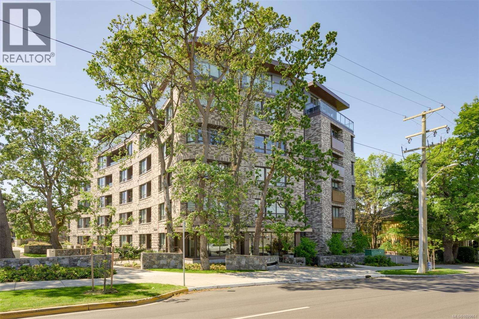 211 1201 Fort St, Victoria, British Columbia