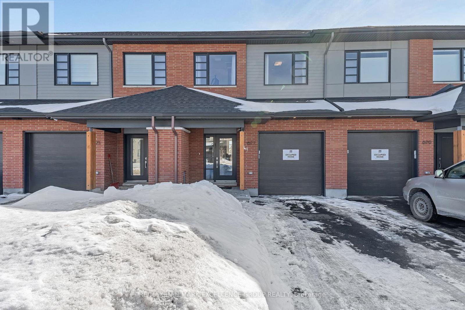 677 Honeydew Street, Ottawa, Ontario  K1X 0K5 - Photo 2 - X12821328