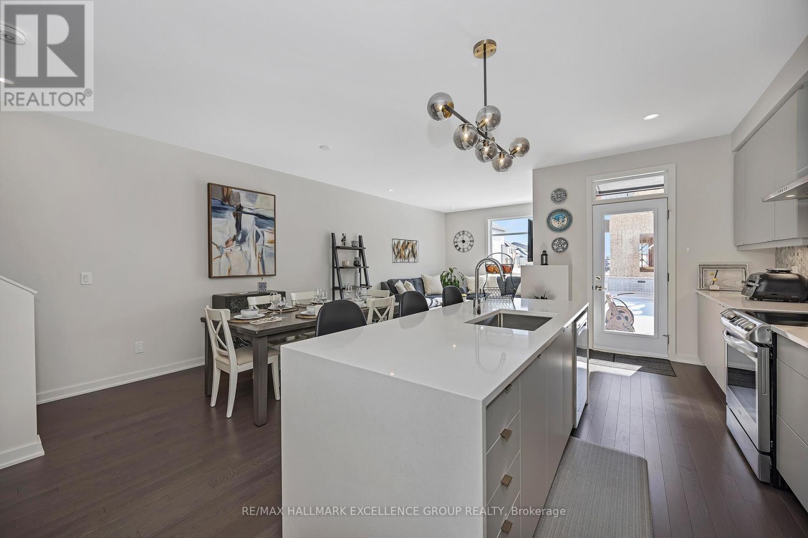 677 Honeydew Street, Ottawa, Ontario  K1X 0K5 - Photo 12 - X12821328