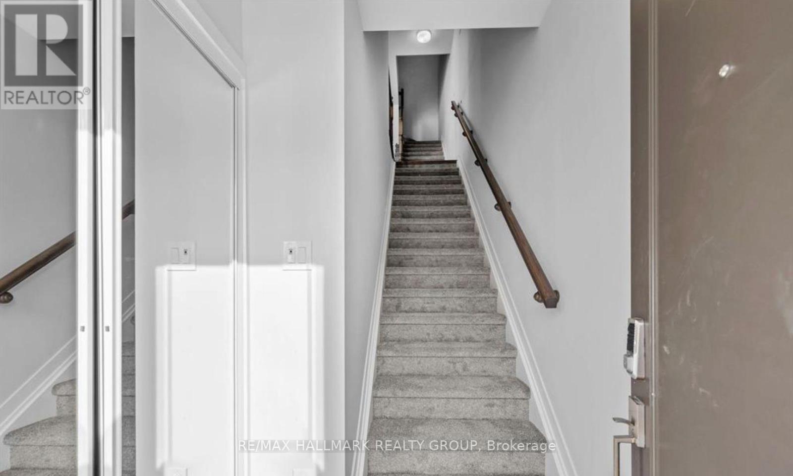 106 Parnian Private N, Ottawa, Ontario  K2J 7K5 - Photo 2 - X12917388