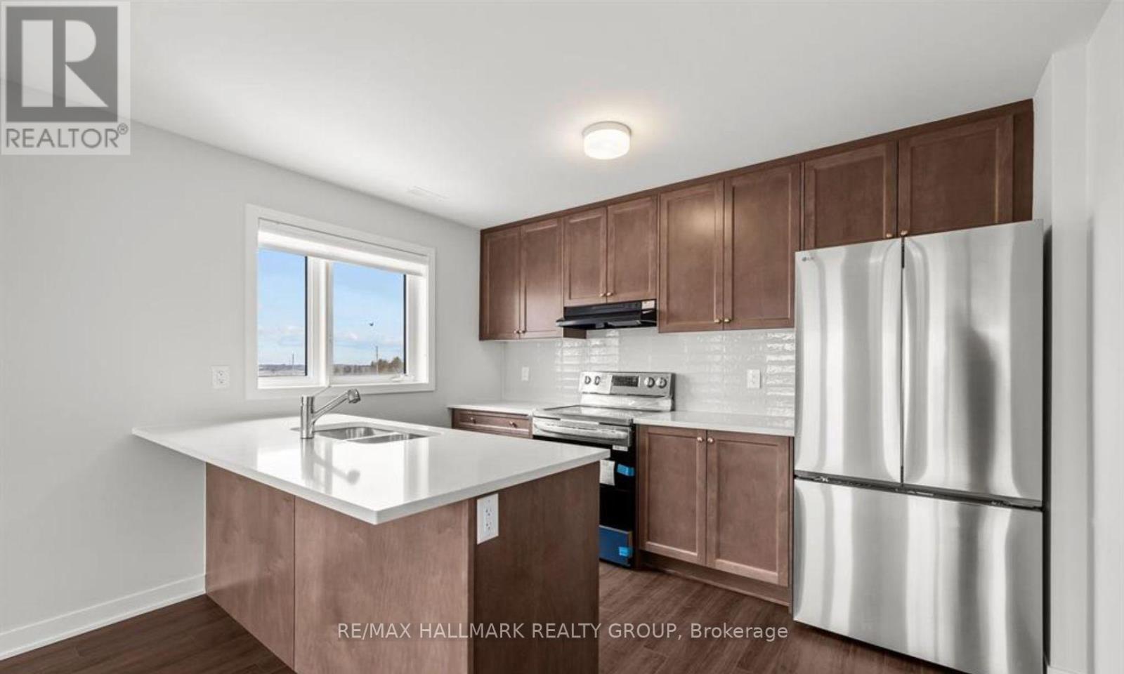 106 Parnian Private N, Ottawa, Ontario  K2J 7K5 - Photo 5 - X12917388