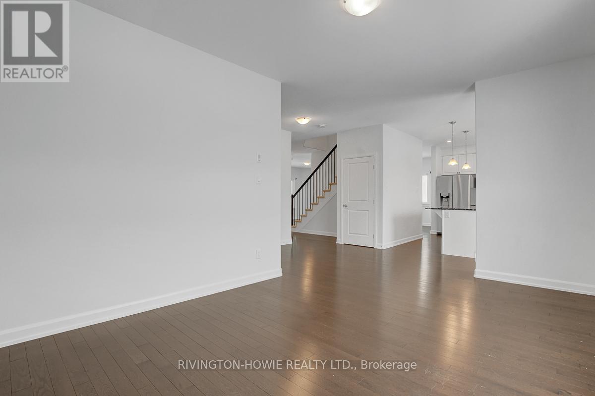 21 Isobel Mcewan Road, Mcnab/braeside, Ontario  K7S 3G8 - Photo 8 - X12917392